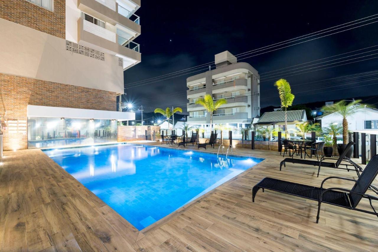 Terrazzo 602B - Cobertura Duplex A Poucos Metros Da Praia De Bombas - Condominio Com Piscina - Academia - Solario - Bombinhas Bagian luar foto